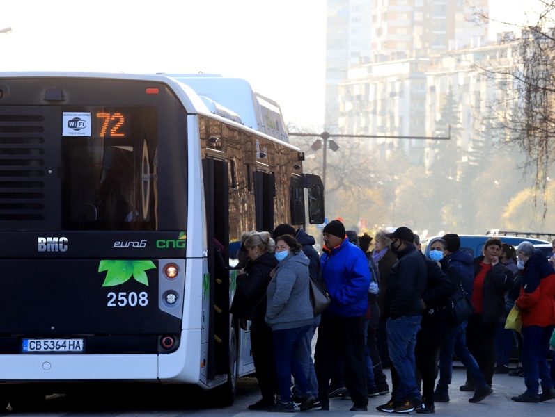До 8 пъти по-скъпо. Поръчка за употребявани автобуси на Столичен автотранспорт предизвика съмнения