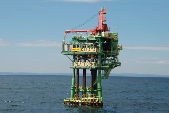 сонда платформа газово находище Галата
