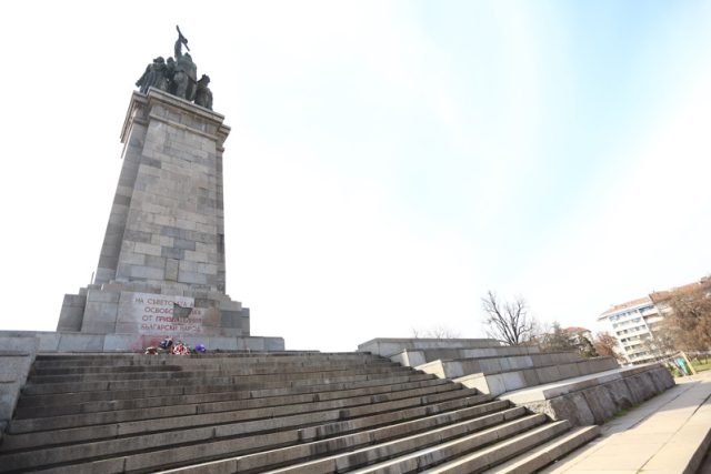 Паметник на Съветската армия