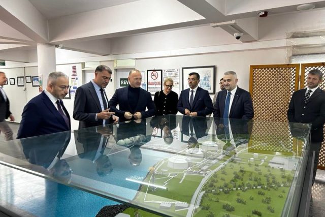 Росен Христов на турския терминал за втечнен газ Ереглиси