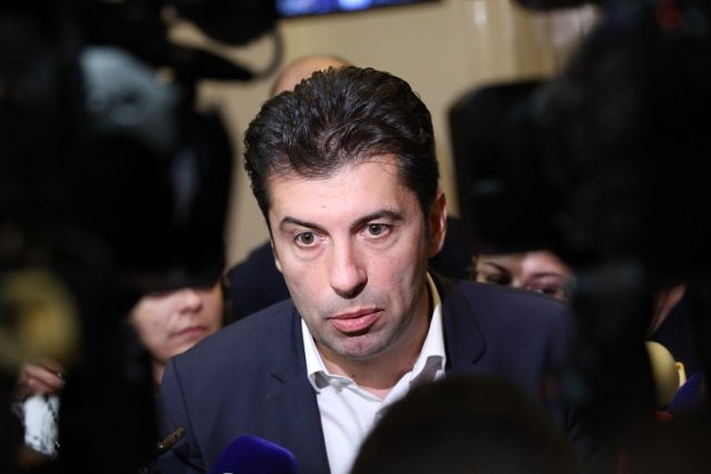 Кирил Петков