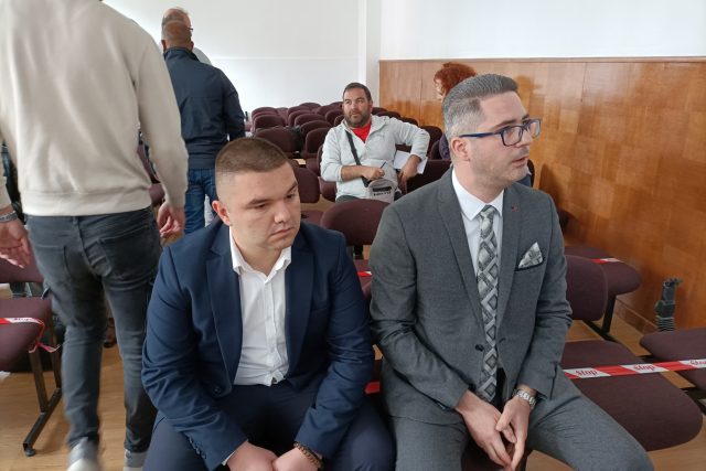 Христиан Пендиков с адвоката си Стефан Камишевски