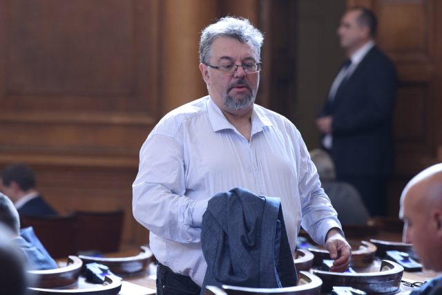 Манол Пейков