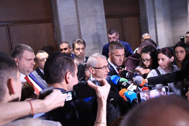 Николай Денков