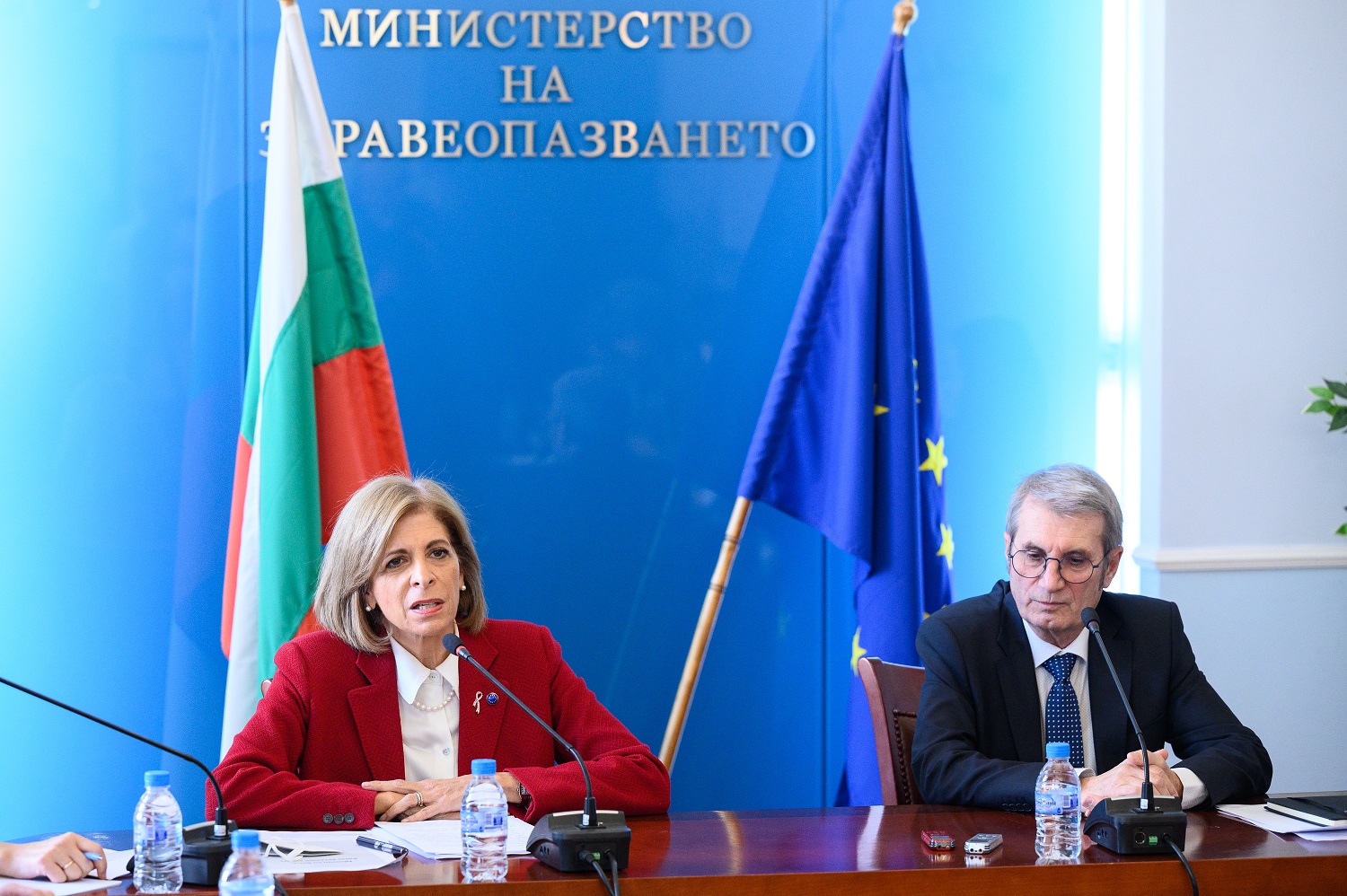 Механизъм за солидарно споделяне на дефицитни лекарства между държавите в ЕС ще действа от 2024 г.