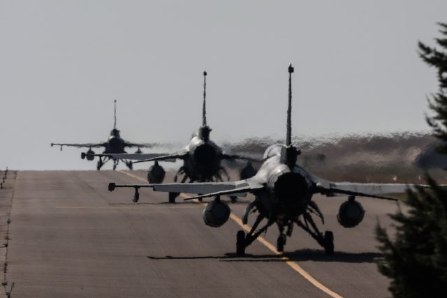 Военни самолети