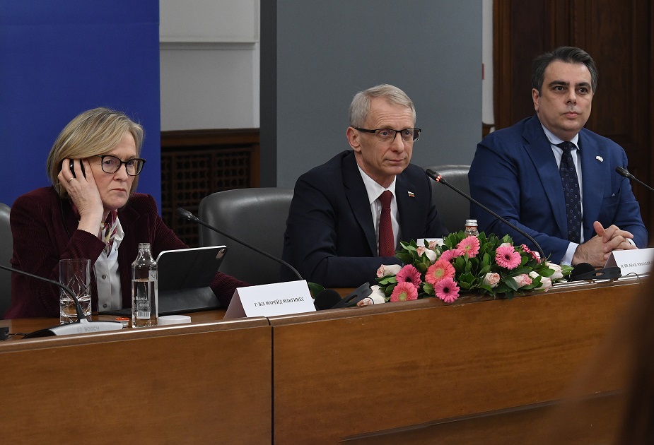Асен Василев: Над 20 000 фирми заобикалят санкциите за търговия с Русия