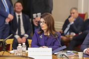 Десислава Атанасова пред Конституционната комисия