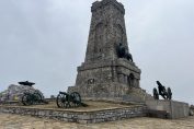 Паметник на връх Шипка