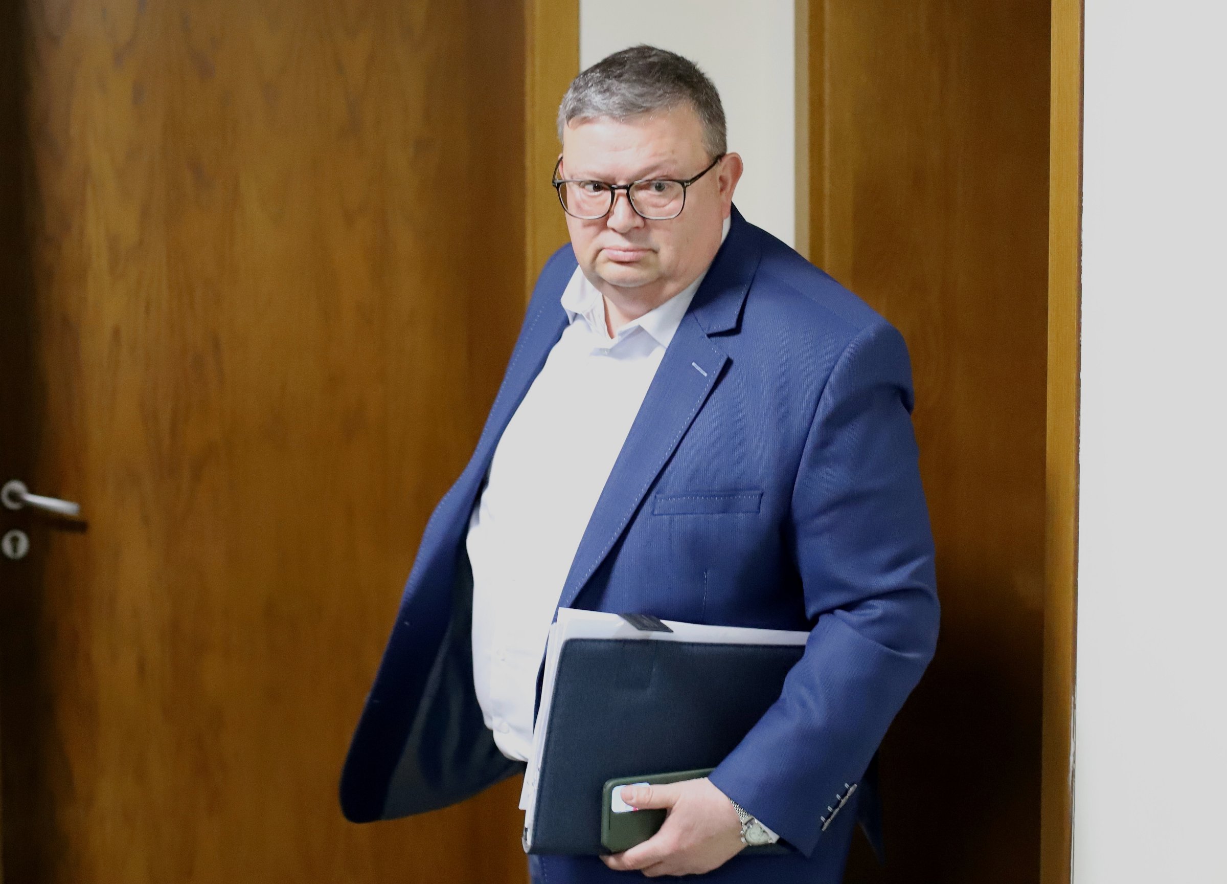 И Цацаров не знаел за Нотариуса