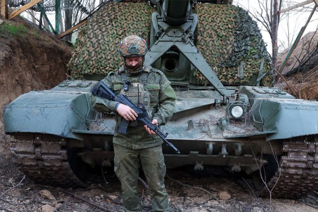 руски танк военен Русия Украйна