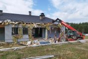 Събарянето на ловния хотел на Румен Гайтански Вълка