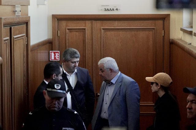 Петя Банкова, мярка, адвокат, Иво Найденов