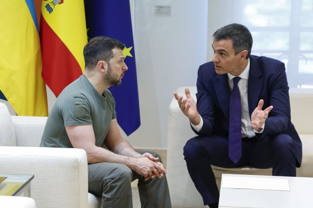 Володимир Зеленски и Педро Санчес по време на разговора им в Мадрид