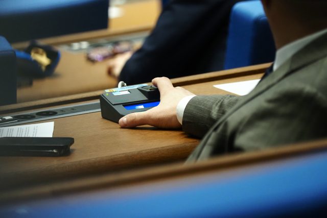 Избори листи снимка 20 депутат депутати гласуване парламент Народно събрание