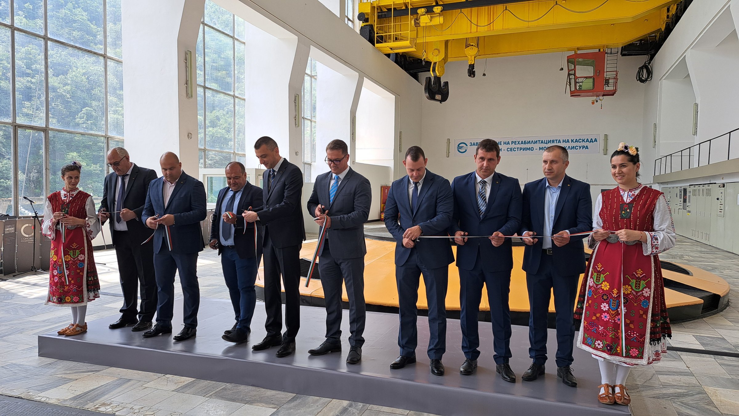 Прерязването на лентата на рехабилитираната ВЕЦ Сестримо