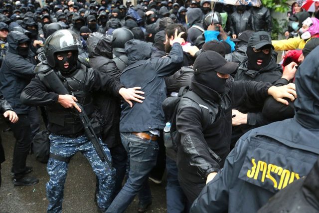 Тбилиси Грузия протест чуждестранен агент закон