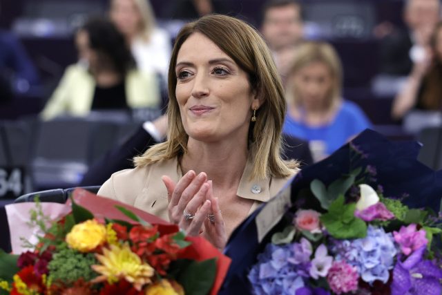 Роберта Мецола след преизбирането й за председател на ЕП