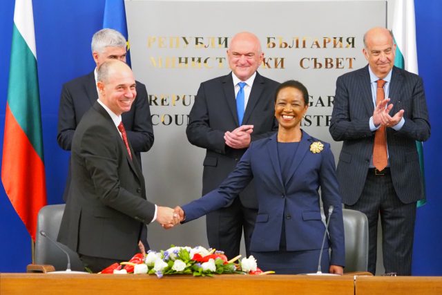 подписване договор между ЕСО и USTDA