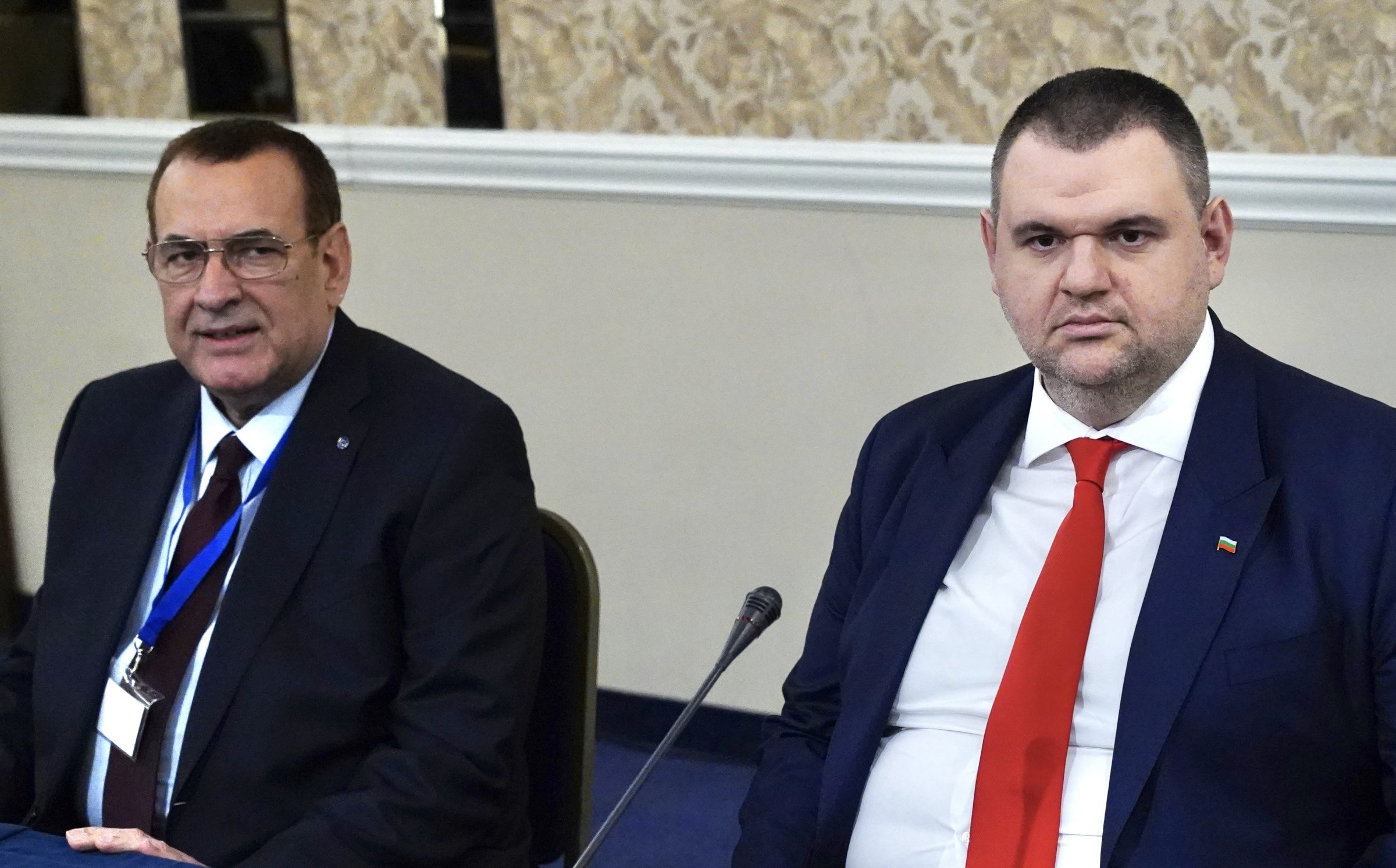 Пеевски поиска от съда да заличи Чакъров като председател на ДПС