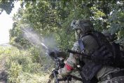 Украйна Русия война войник оръжие