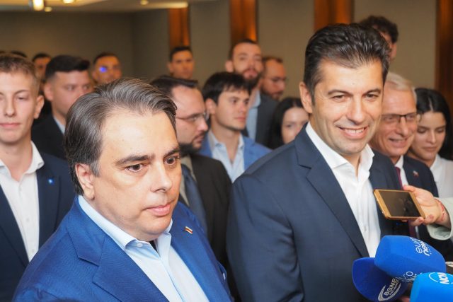Асен Василев и Кирил Петков