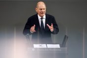 Олаф Шолц говори пред Бундестага в сряда