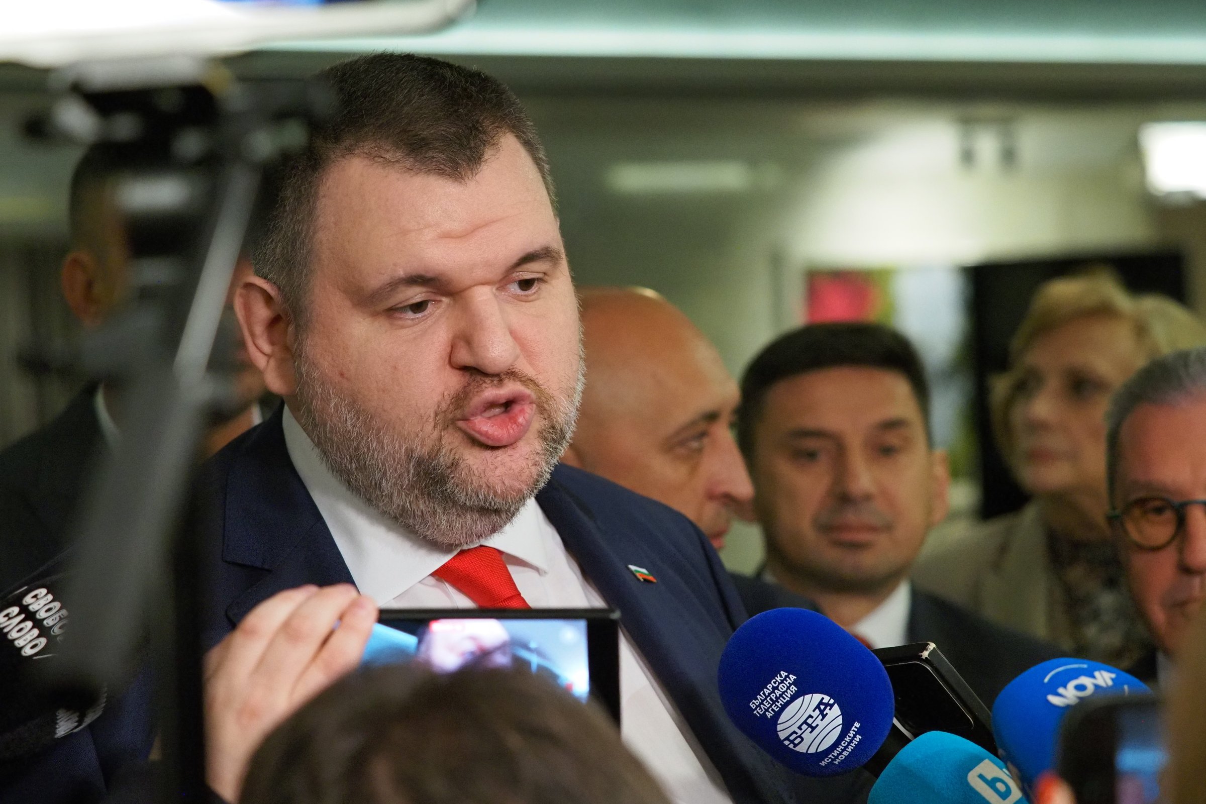 Областните управители на Шумен, Търговище и Хасково хвърлиха оставки по призив на Пеевски