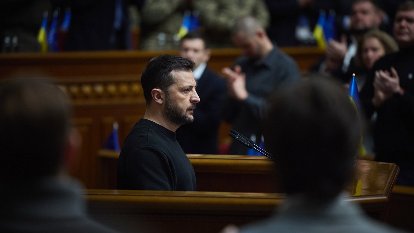Зеленски заяви, че Украйна няма сили да си върне окупираните територии