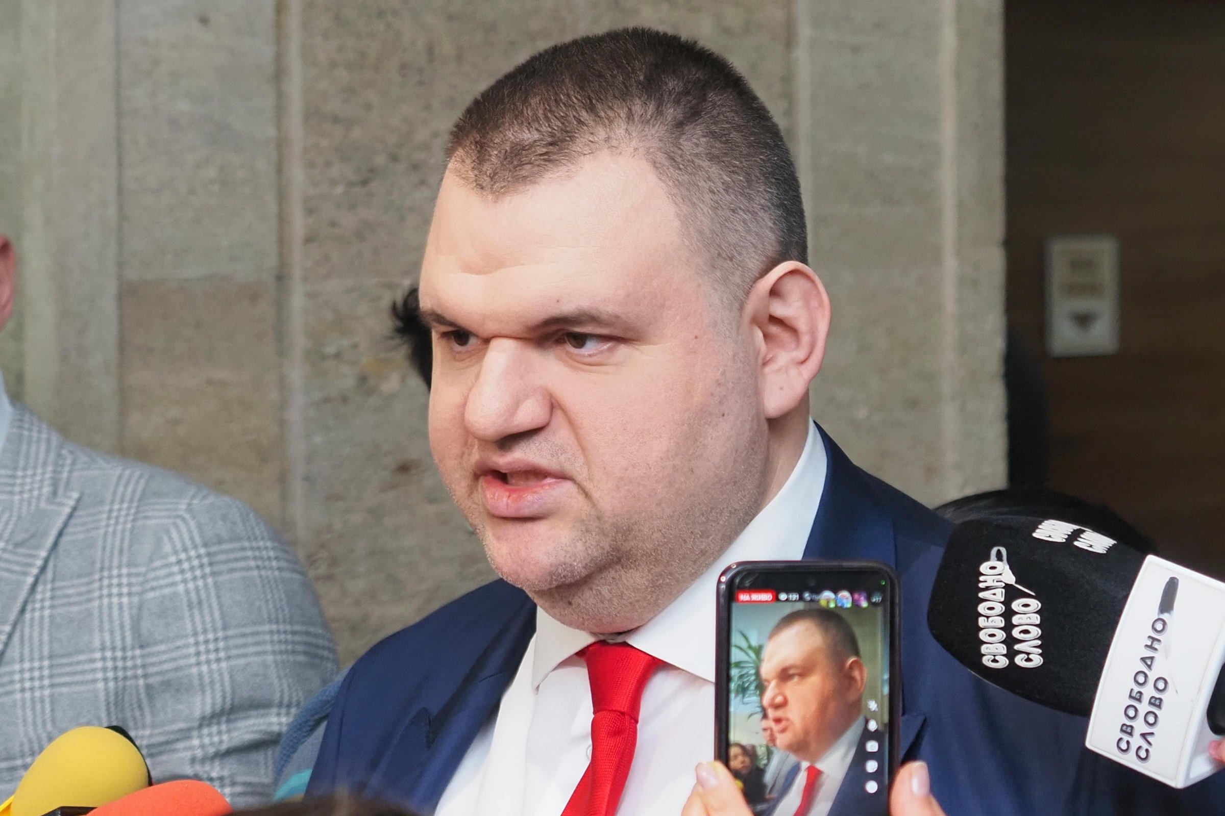 Пеевски: Власт се взима и дава на избори