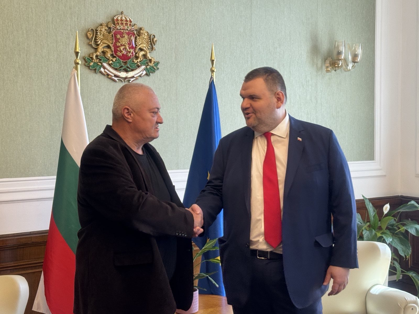Край няма: Пореден кмет мина в лагера на Пеевски