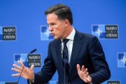 Генералният секретар на НАТО Марк Рюте говори след срещата на външните министри в Брюксел