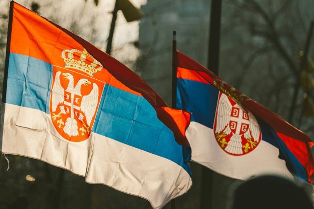 знамена Сърбия Русия