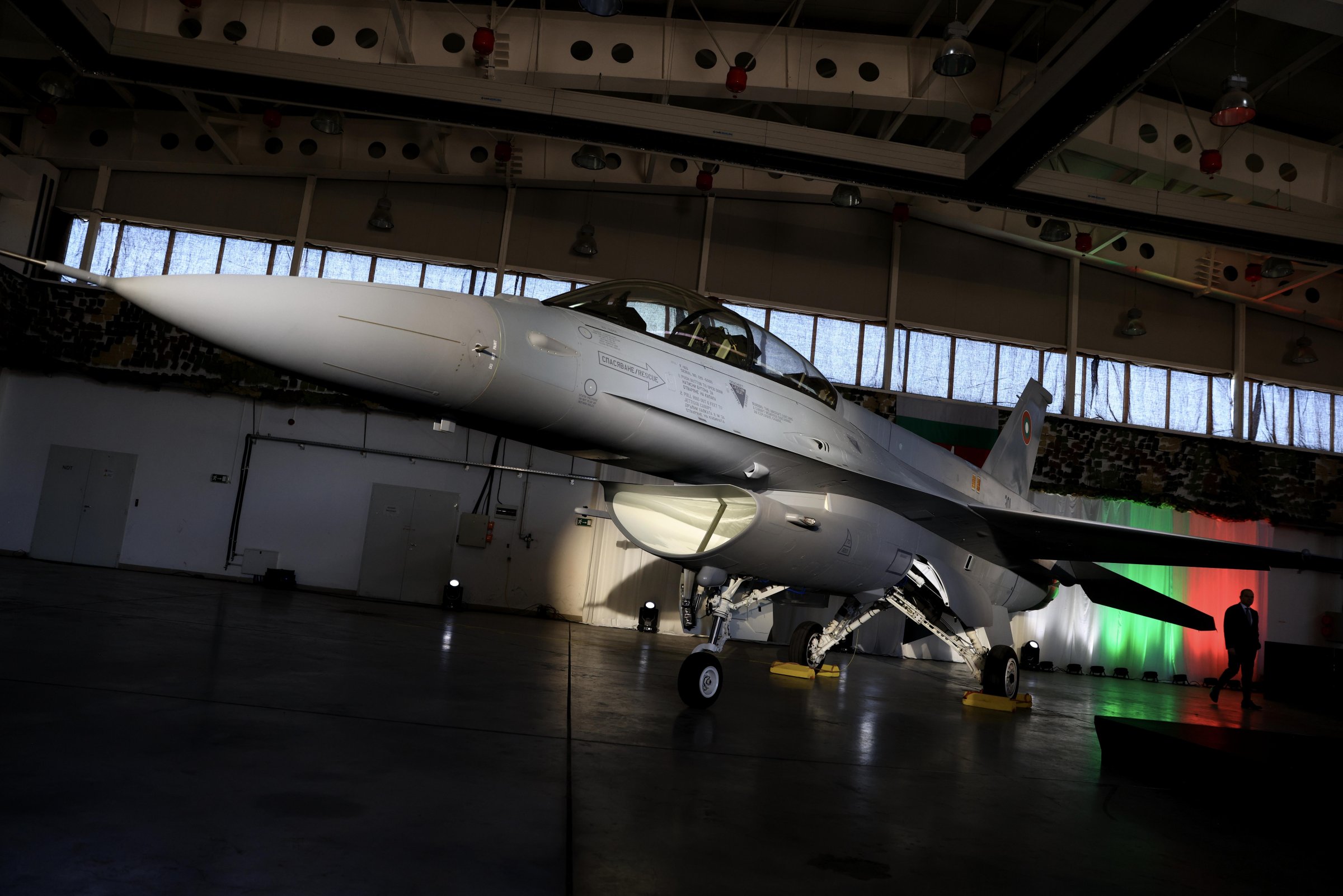 F-16 в България и Румъния: Какви са разликите – визия, пари и инфраструктура