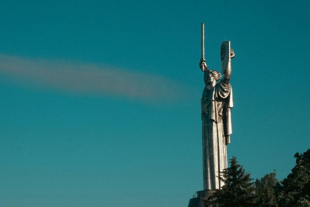 Киев паметник