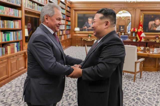Ким Чен Ун и Сергей Шойгу