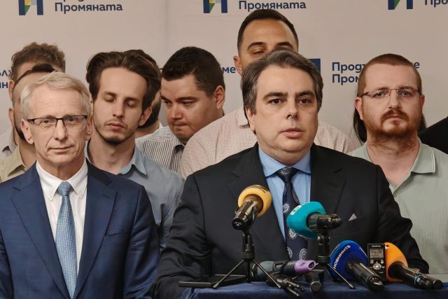 Продължаваме промяната, Асен Василев, Николай Денков