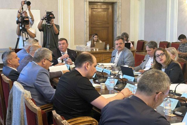 комисия по здравеопазване
