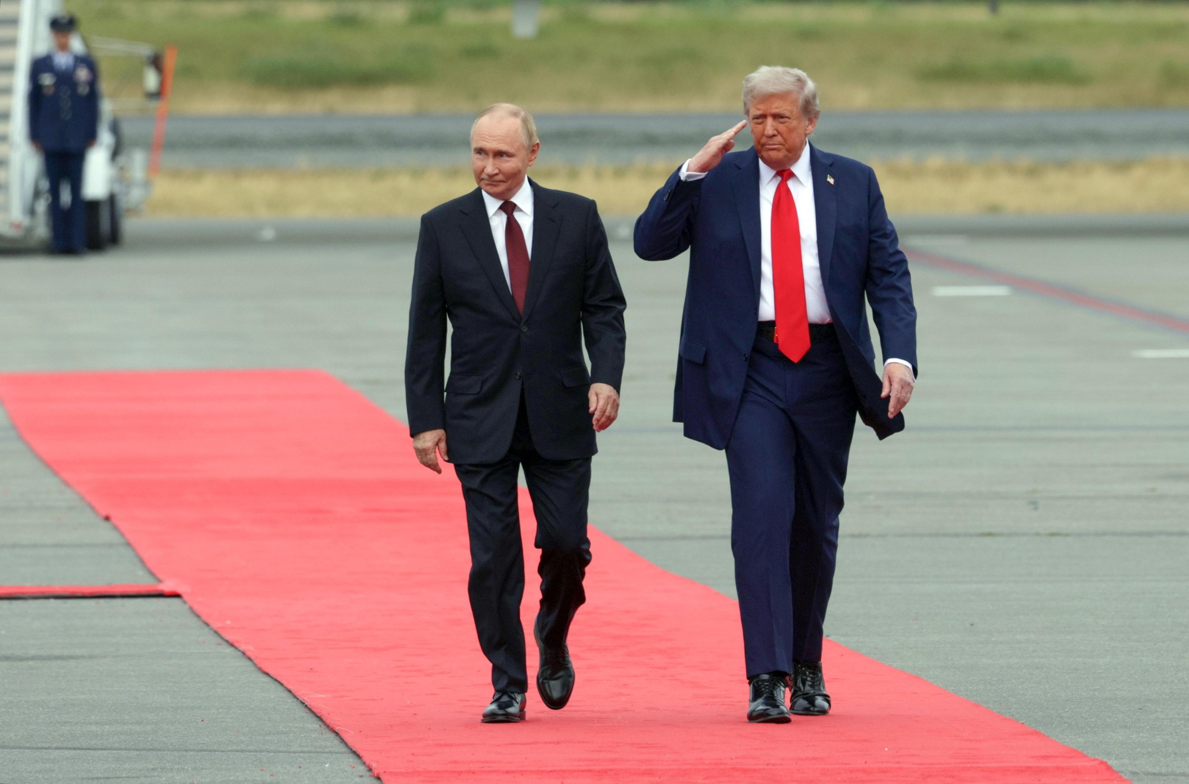 Войната в Украйна няма да спре, но Путин спечели PR победа