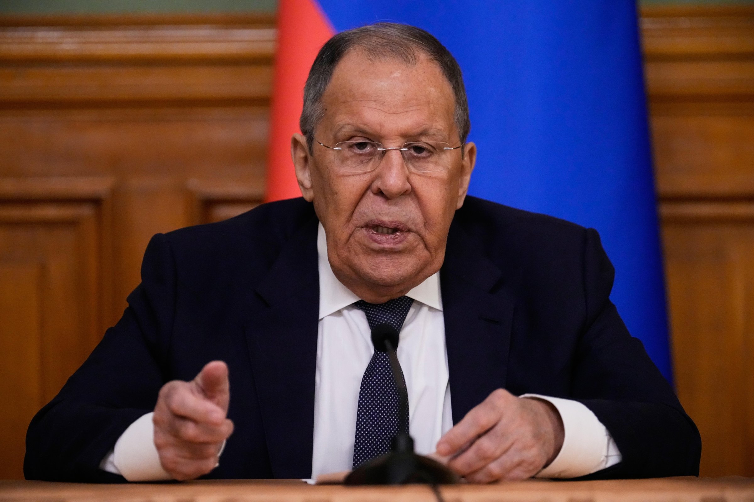 Москва саботира усилията за мир: поиска право на вето върху подкрепата за Украйна
