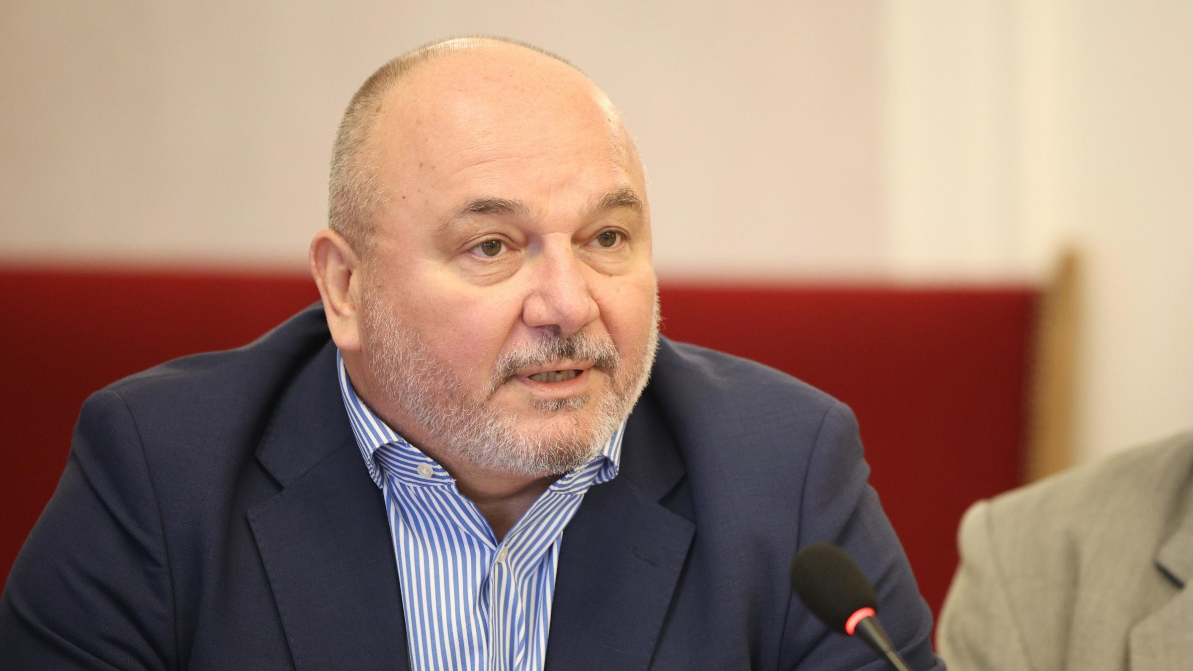 Дацов: Обвързването на минималната заплата със средната е вредно при кризи