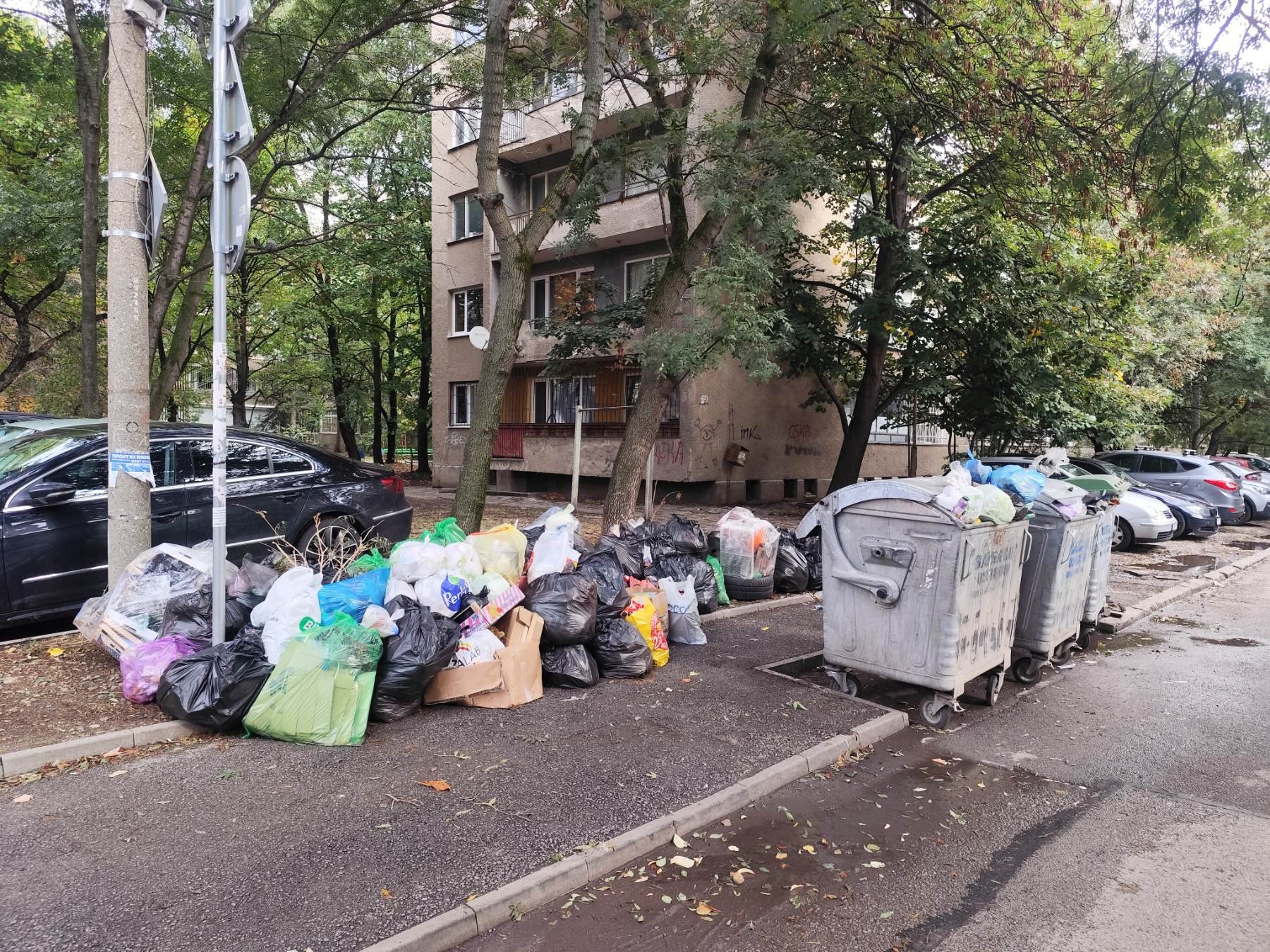 Кризисното чистене на Изгрев, Слатина и Подуяне тръгва с 5 боклукчийски камиона