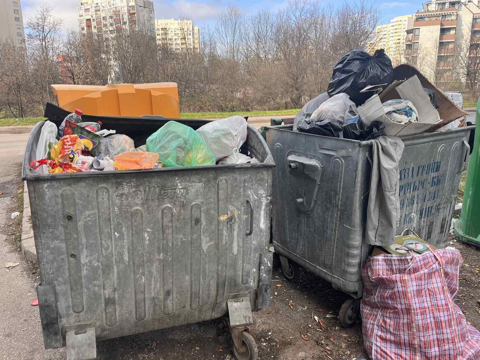 Анекси и индексация на договорите за чистене на девет района в София