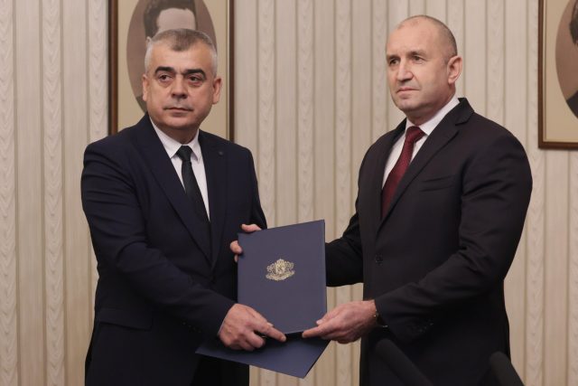Румен Радев Хайри Садъков