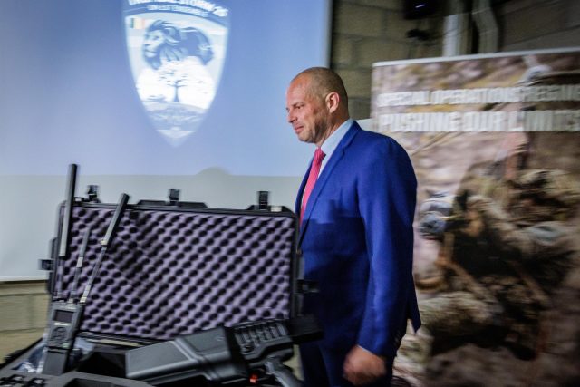 Тео Франкен, министър на отбраната, Белгия