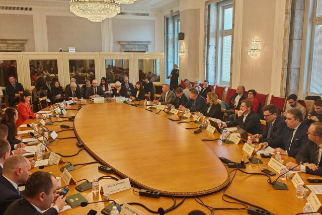 бюджетната комисия при кабинета "Гюров"