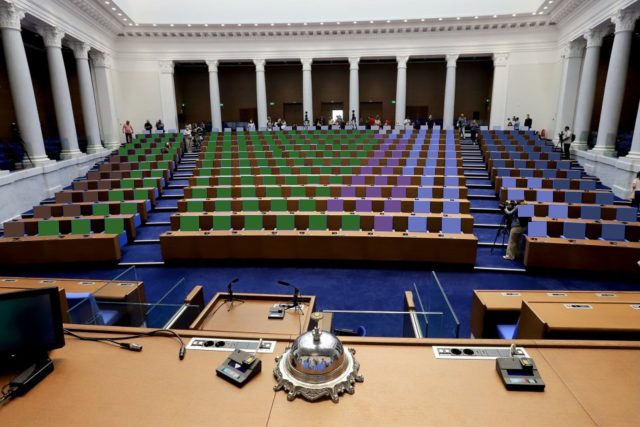 52 Народно събрание места на партиите