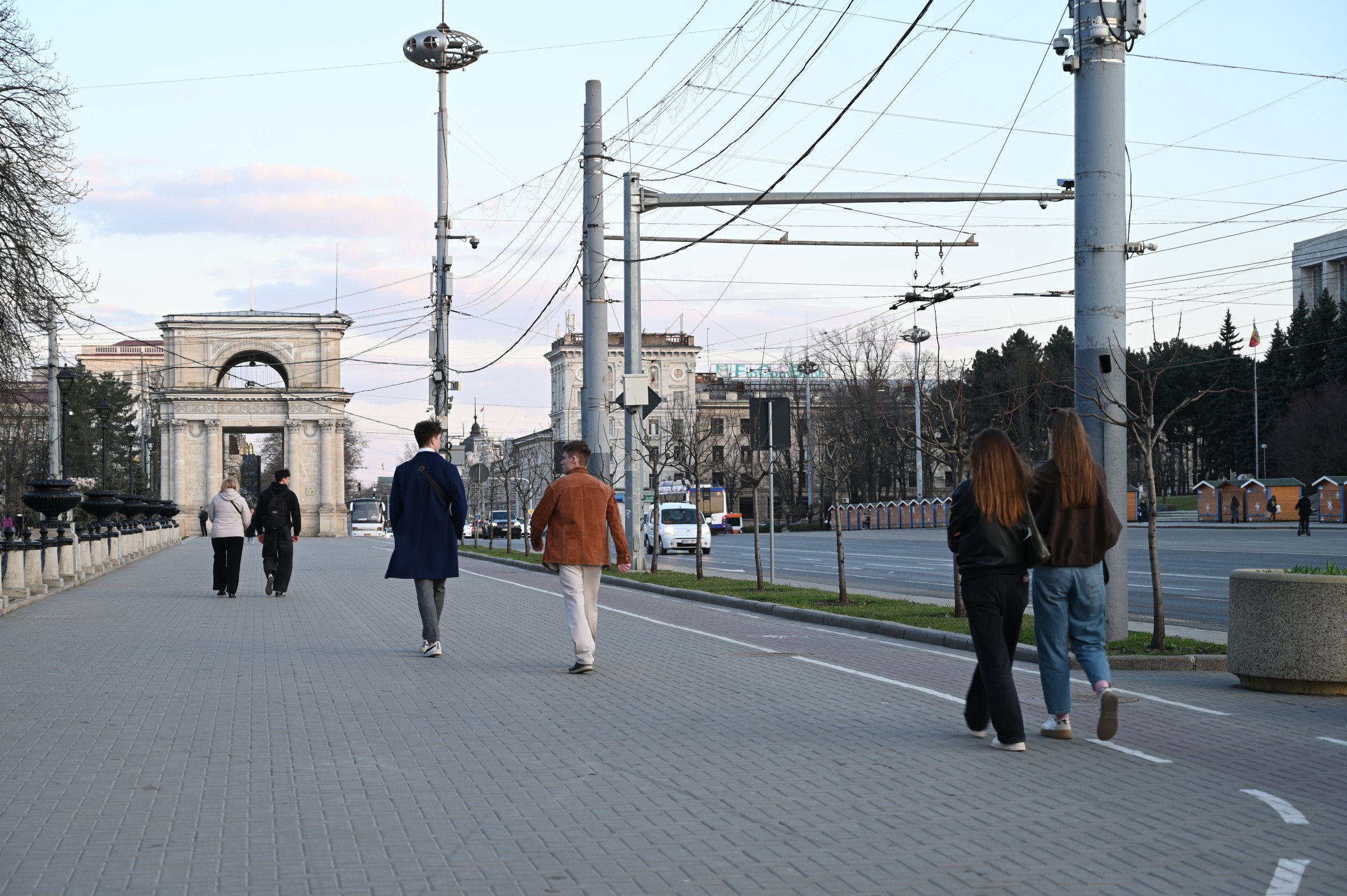 Като връщане в Дивия запад. Молдова си връща избягалите граждани