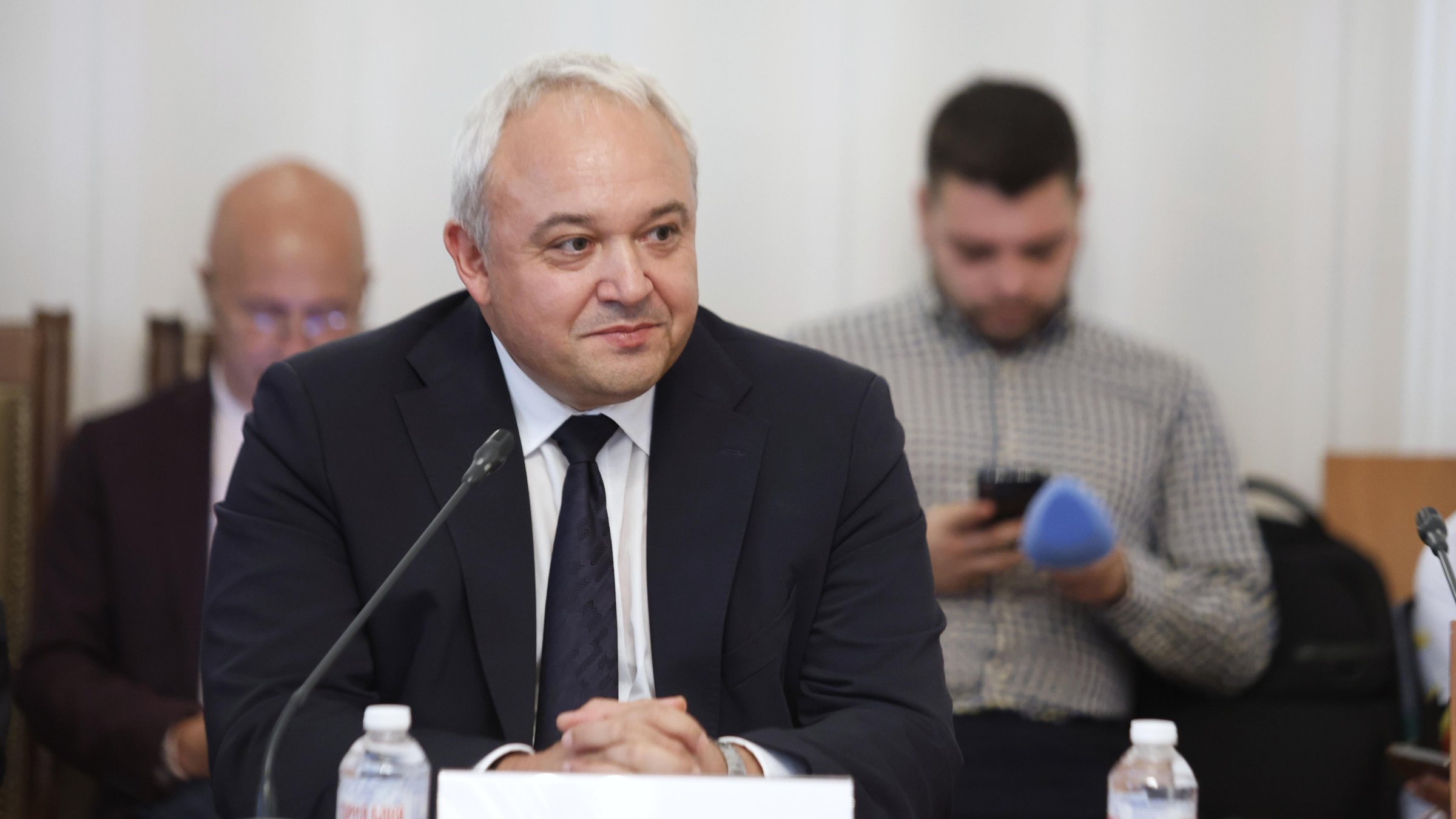 Демерджиев обвини ДАНС и КРС за проблеми при oперацията за заглушителите в София