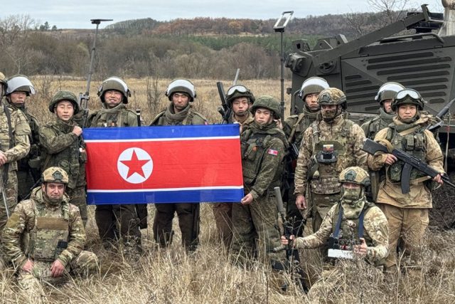Севернокорейски и руски военни